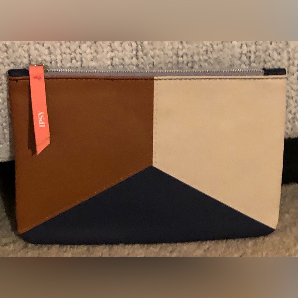 Assorted Women’s Ipsy & Sephora Pouches, and Crossbody Bags Set - Picture 12 of 15